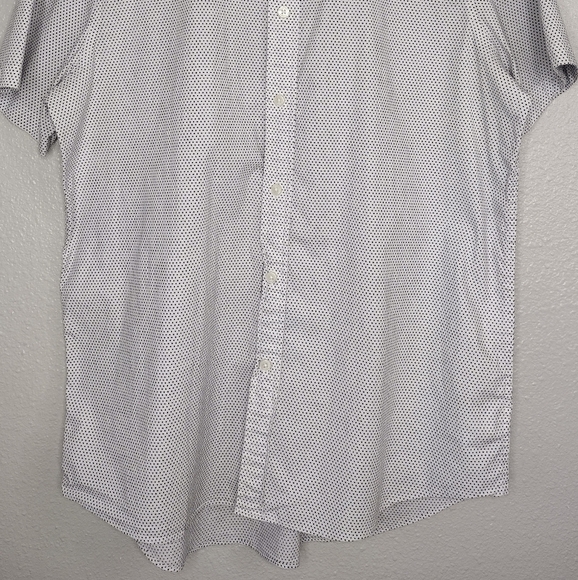 Michael Kors Men's Micro Polkadot Classic Fit Short Sleeve Button Down Shirt - Picture 4 of 13